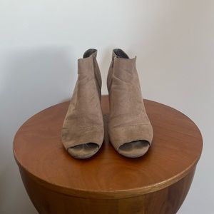 Nude Block Heel with Cutout Ankle